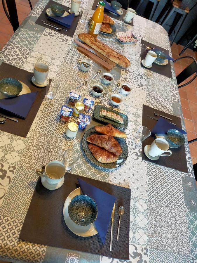 Au Clos Des Dely - Chambre D Hotes "Reference" Climatisee Mareuil  外观 照片